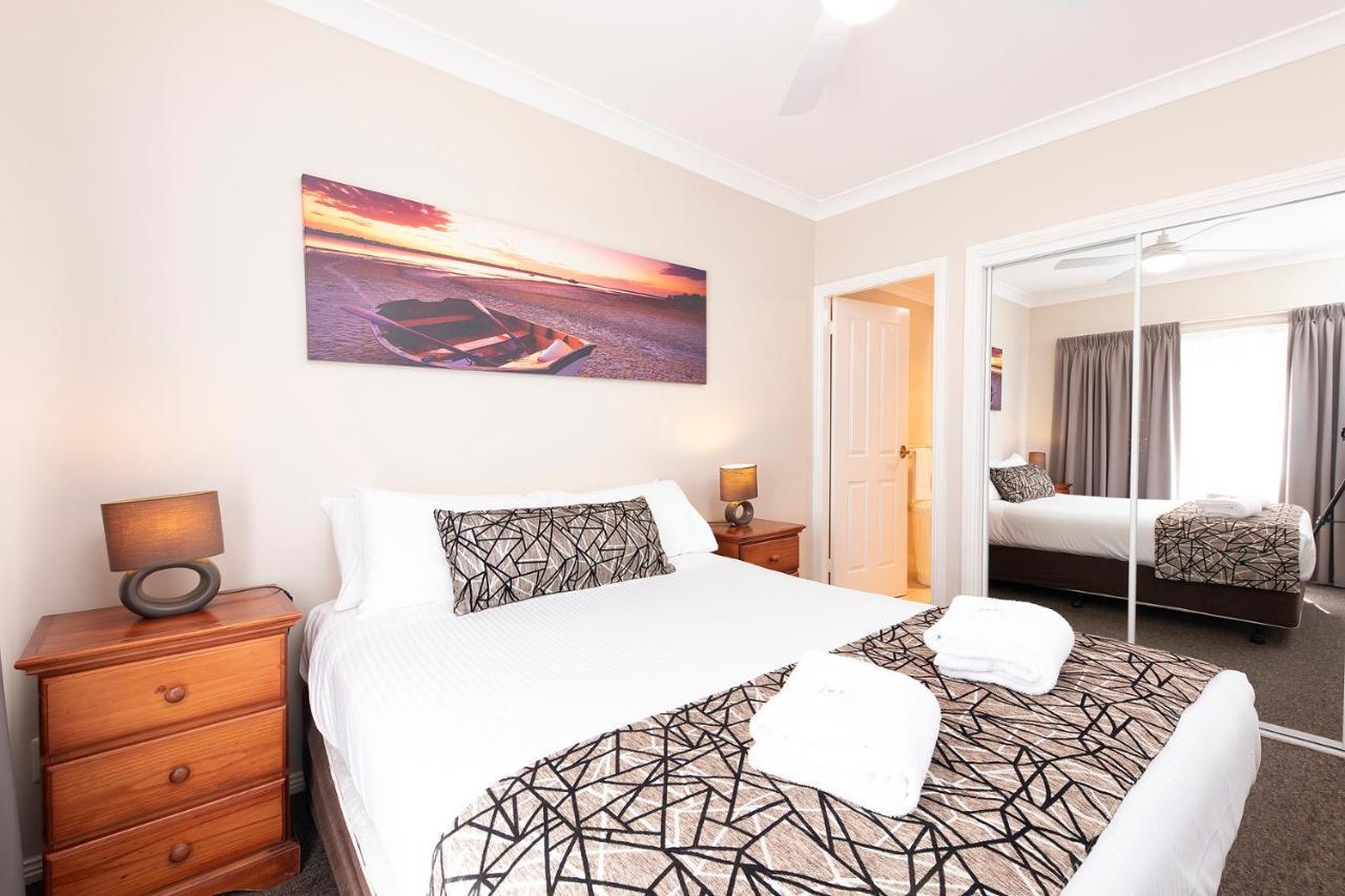 Meridian Beachside Apartments Олд-Бар Екстер'єр фото